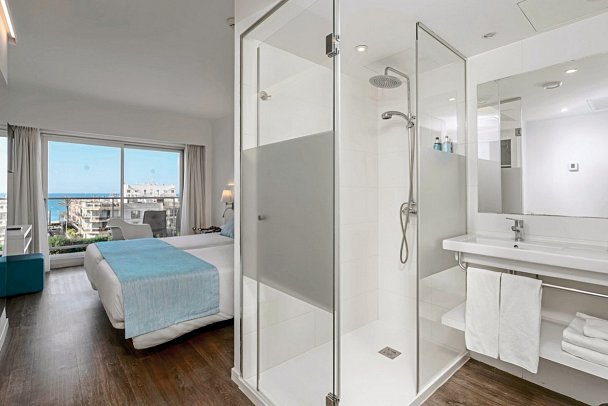 Alua Leo - Wohnbeispiel Doppelzimmer Superior Meerblick (Zimmercodierung DSM)