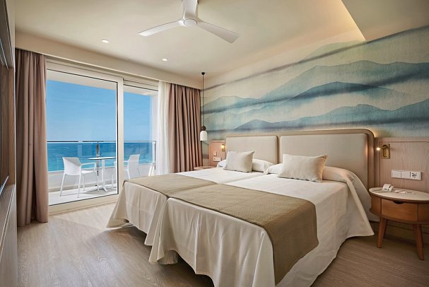 Hipotels Flamenco - Wohnbeispiel Suite Meerblick (Zimmercodierung WBM)