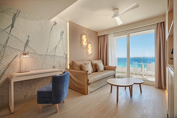 Hipotels Flamenco - Wohnbeispiel Suite Meerblick (Zimmercodierung WBM)