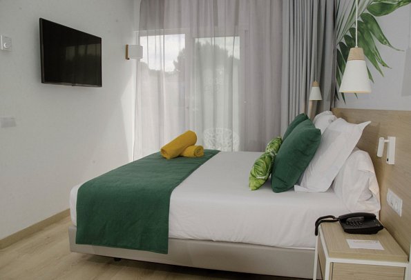 BQ Paguera Boutique - Wohnbeispiel Doppelzimmer Poolblick (Zimmercodierung DBP)