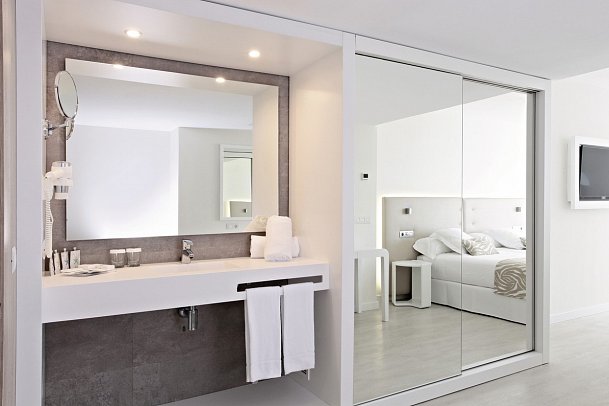 Iberostar Waves Cala Millor - Wohnbeispiel Doppelzimmer (Zimmercodierungen DB1, DB2, D1N, D2N, D1G, D2G, D3G, D4G, D1M, D2M, D5M, D6M, DS1 & DS2)