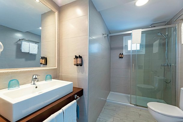 Alcudia Garden - Beispiel Bad (Zimmercodierungen AP3, AP4, AB5 & AB6)