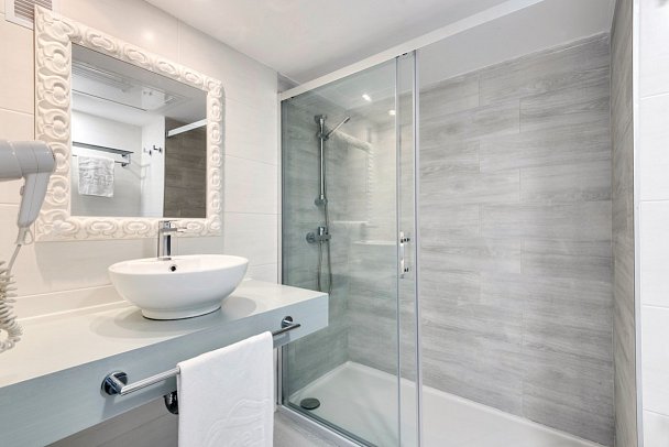 Alcudia Garden - Beispiel Bad (Zimmercodierungen DB1, DB2, AP1, AP2, AB1, AB2, A1P, A2P, AM1, AM2, A3P & A4P)