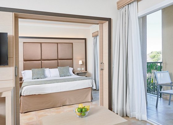 Zafiro Cala Mesquida - Wohnbeispiel Suite 1 Schlafzimmer (Zimmercodierungen AB1, AB3, A1Q, A2Q, AB2, AB4, A1P, A3P, A2P, A4P, A1N, A2N, OV1 & OV2)