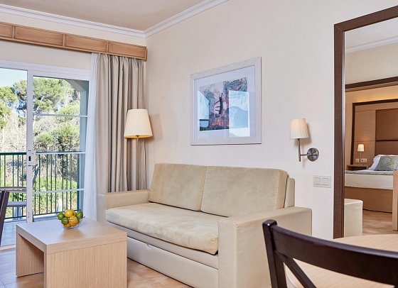 Zafiro Cala Mesquida - Wohnbeispiel Suite 1 Schlafzimmer (Zimmercodierungen AB1, AB3, A1Q, A2Q, AB2, AB4, A1P, A3P, A2P, A4P, A1N, A2N, OV1 & OV2)