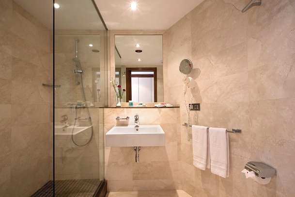 Hipotels Cala Millor Park - Beispiel Bad (Zimmercodierungen DB1, DC1 & DBM)