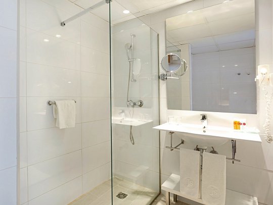 JS Palma Stay - Beispiel Bad Doppelzimmer (Zimmercodierung DB1)