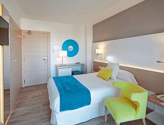 JS Palma Stay - Wohnbeispiel Doppelzimmer Meerblick (Zimmercodierung DBM)