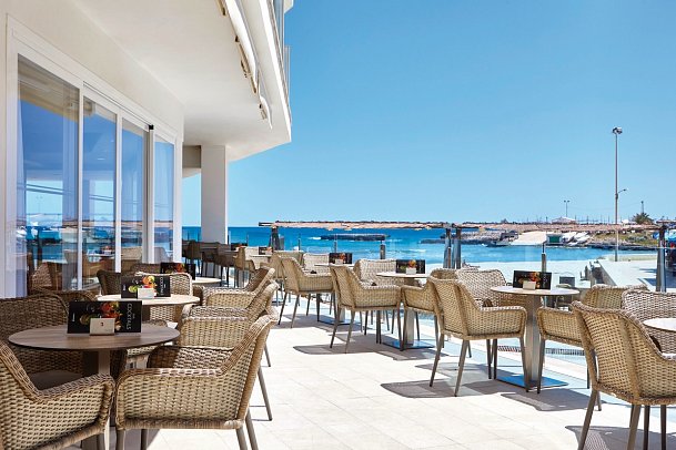 Universal Hotel Perla