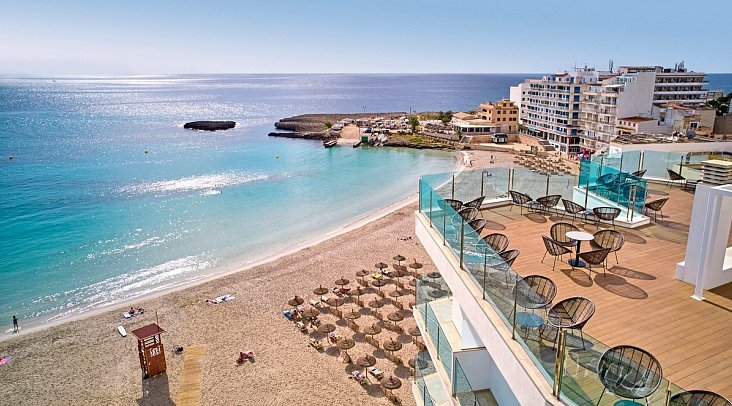 Universal Hotel Perla