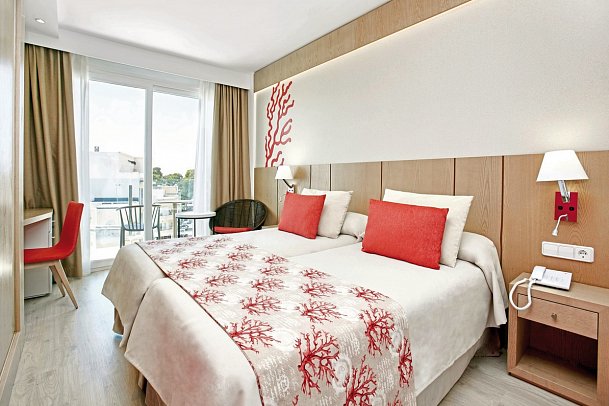 Universal Hotel Perla - Wohnbeispiel Doppelzimmer seitl. Meerblick (Zimmercodierung DBN)