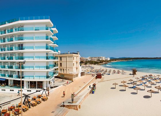 Universal Hotel Perla