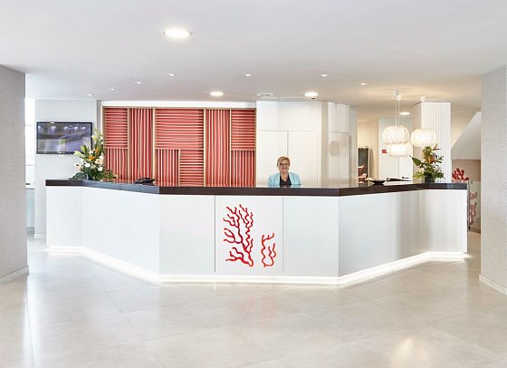 Universal Hotel Perla