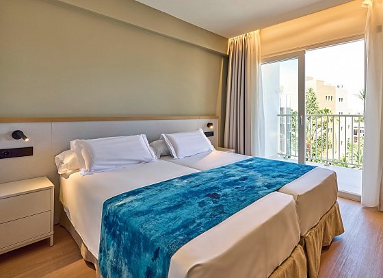 Universal Hotel Romántica - Wohnbeispiel Familienzimmer (Zimmercodierung FB1)