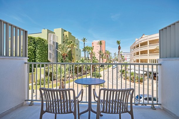 Universal Hotel Romántica - Beispiel Balkon (Zimmercodierung FB1)