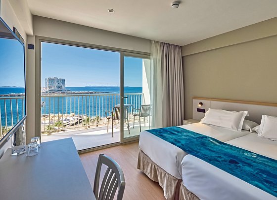Universal Hotel Romántica - Wohnbeispiel Doppelzimmer Meerblick obere Etagen (Zimmercodierung DBD)