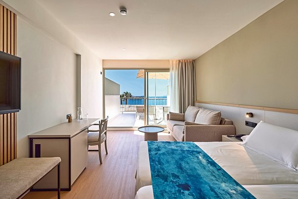 Universal Hotel Romántica - Wohnbeispiel Familienzimmer Meerblick (Zimmercodierung FBM)