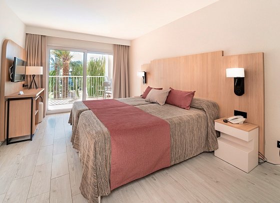 Calimera Fido Gardens - Wohnbeispiel Familienzimmer mit Verbindungstür (Zimmercodierung FV1)