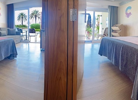Calimera Fido Gardens - Wohnbeispiel Calimera Familienzimmer mit Verbindungstür (Zimmercodierung FV2)