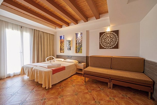 MLL Palma Bay Club Resort - Wohnbeispiel Familienzimmer Superior (Zimmercodierung FS1)