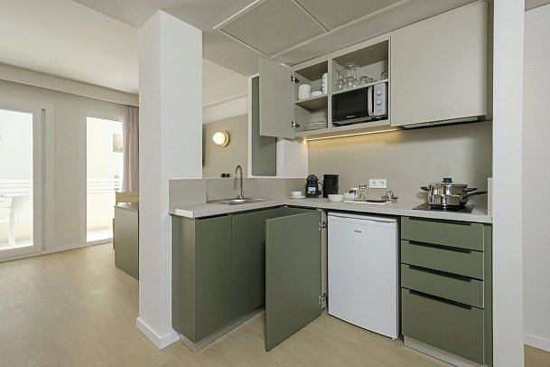 Cabot Cap de Mar Spa - Wohnbeispiel Appartement 1 Schlafzimmer Poolblick (Zimmercodierung ABP)