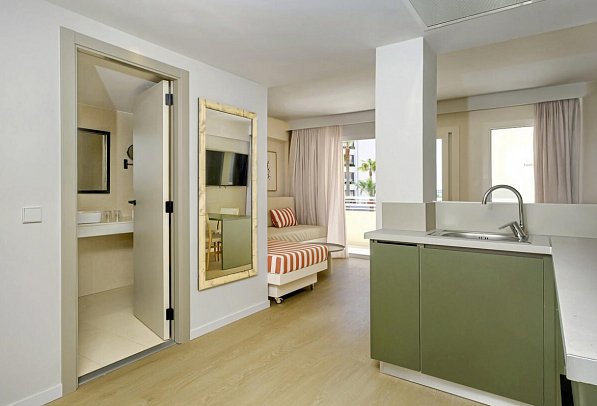 Cabot Cap de Mar Spa - Wohnbeispiel Appartement 1 Schlafzimmer Poolblick (Zimmercodierung ABP)