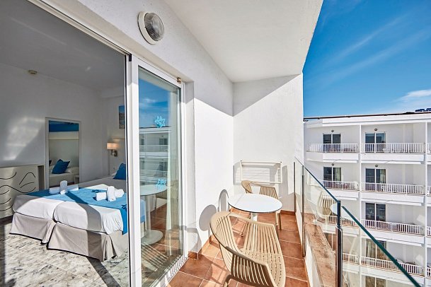 Ilusion Calma - Wohnbeispiel Doppelzimmer Poolblick (Zimmercodierung DBP)