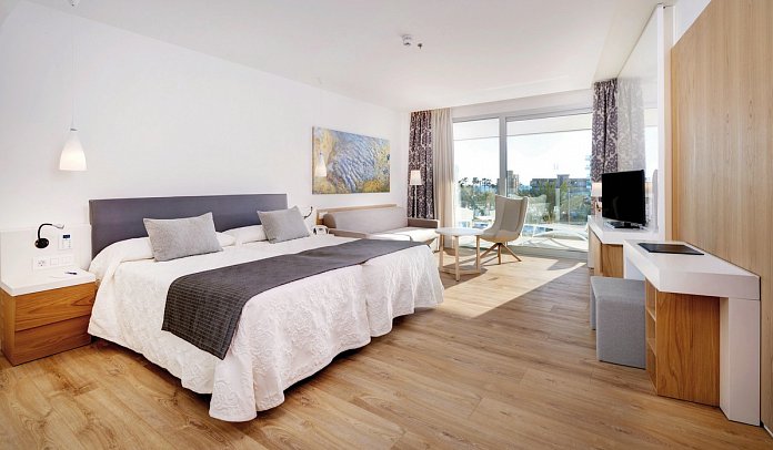 Hipotels Playa de Palma Palace - Wohnbeispiel Juniorsuite Poolblick (Zimmercodierung JBP)