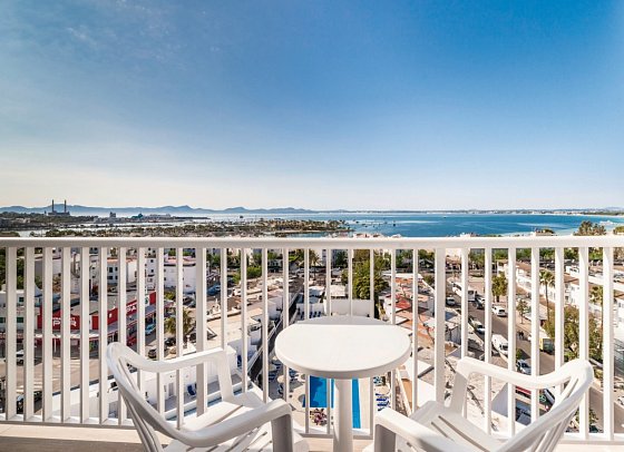 Globales Condes de Alcudia - Beispiel Balkon (Zimmercodierungen DP1, DB1 & DB2)