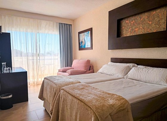 Condesa - Wohnbeispiel Doppelzimmer seitl. Meerblick (Zimmercodierung DBN)