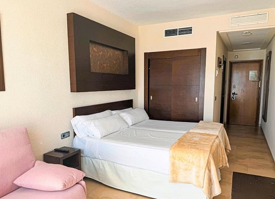 Condesa - Wohnbeispiel Doppelzimmer seitl. Meerblick (Zimmercodierung DBN)