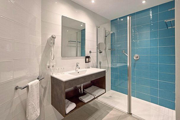 Universal Aparthotel Elisa - Beispiel Bad (Zimmercodierung SM1)