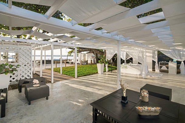 BlueBay Villas Doradas