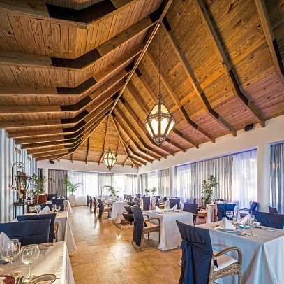 BlueBay Villas Doradas