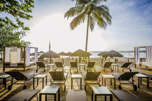 BlueBay Villas Doradas