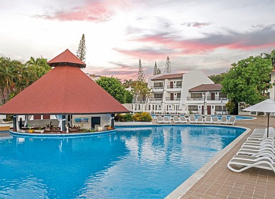 BlueBay Villas Doradas