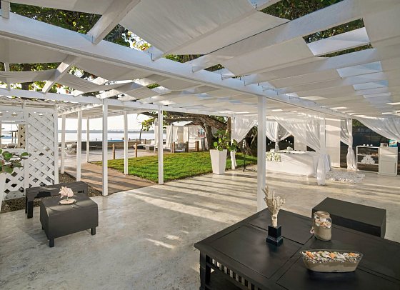 BlueBay Villas Doradas