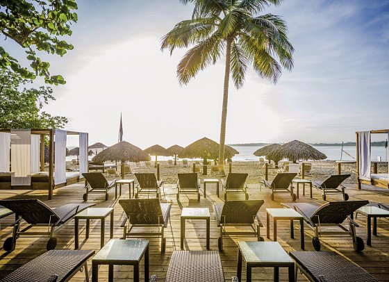 BlueBay Villas Doradas