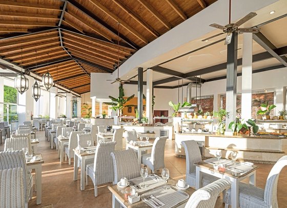 BlueBay Villas Doradas