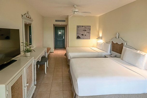 Iberostar Waves Costa Dorada - Wohnbeispiel Premium Room (Zimmercodierungen DB1 & DP2)