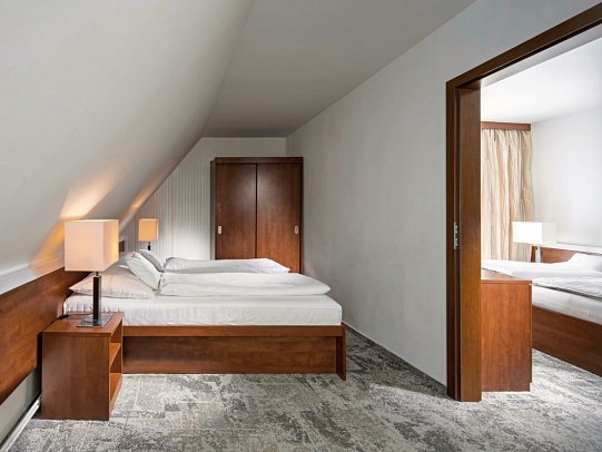 Pinia Hotel & Resort - Wohnbeispiel Familienzimmer mit Verbindungstür (Zimmercodierung FB2)