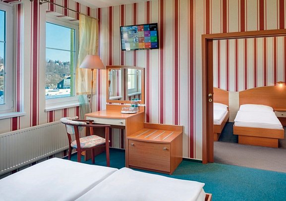 Wellness Hotel Babylon - Wohnbeispiel Familienzimmer mit Verbindungstür (Zimmercodierungen FB7 & FB8)