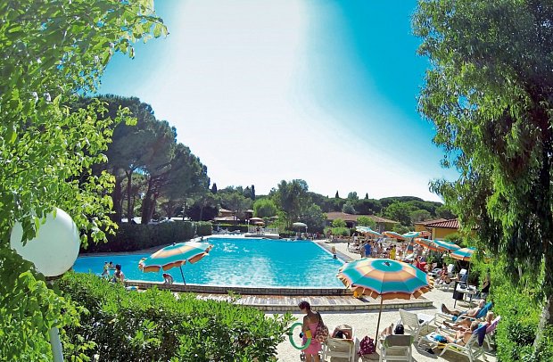 Camping Free Beach (by Happy Camp)