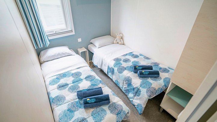 Hu Park Albatros Village (by Happy Camp) - Wohnbeispiel Mobilheim Happy Premium (Zimmercodierung CM1)