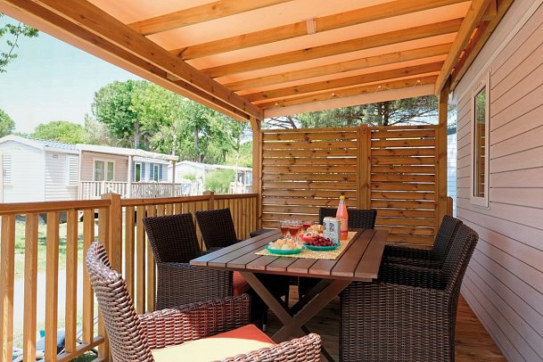 Hu Park Albatros Village (by Happy Camp) - Wohnbeispiel Mobilheim Happy Premium Suite (Zimmercodierung CM2)