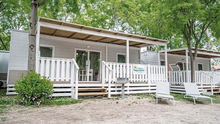 Hu Park Albatros Village (by Happy Camp) - Wohnbeispiel Mobilheim Happy Superior (Zimmercodierung CS1)