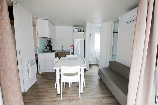 Hu Park Albatros Village (by Happy Camp) - Wohnbeispiel Mobilheim Happy Superior (Zimmercodierung CS1)