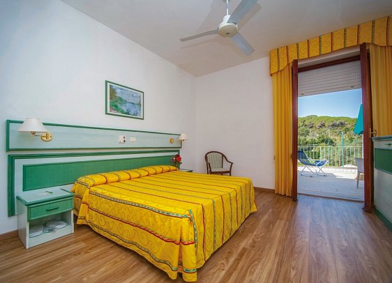 Ferienanlage Le Acacie - Wohnbeispiel Doppelzimmer Classic (Zimmercodierung DB1)