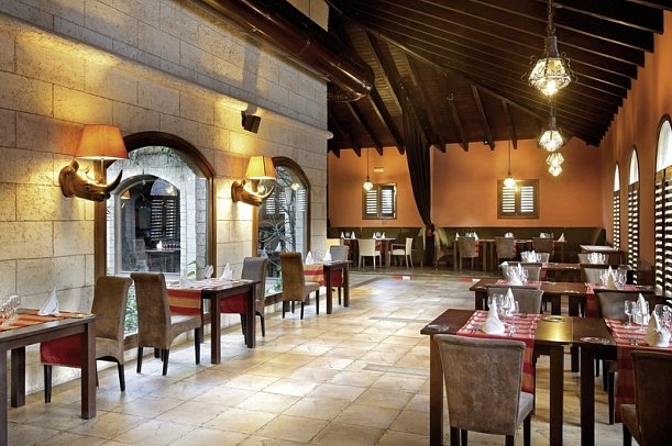 Grand Palladium Palace Resort & Spa - La Parrilla Restaurant