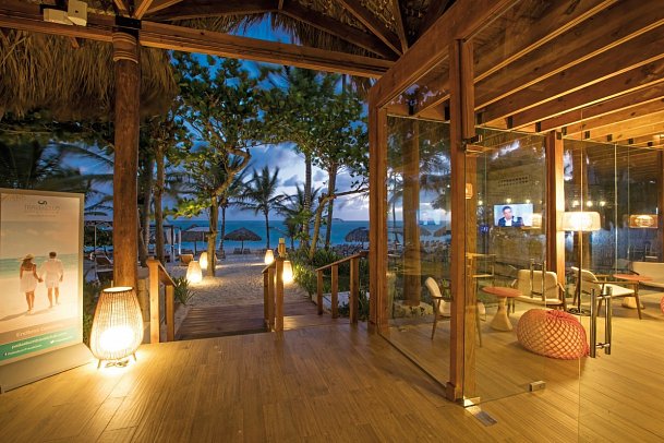 Grand Palladium Palace Resort & Spa